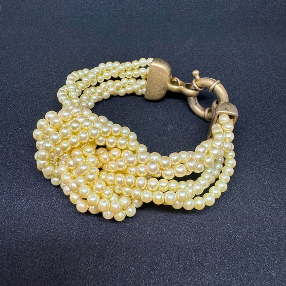Banana Republic Jewelry - Banana Republic Faux Pearl Knot Bracelet